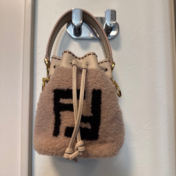Fendi Handbags - Fendi bucket bag